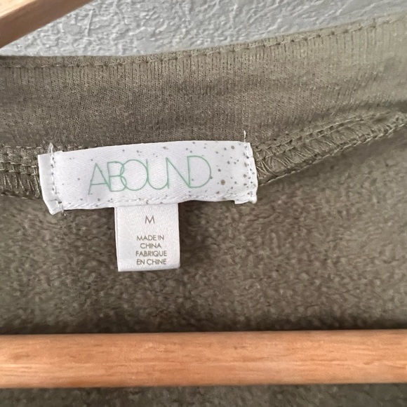 CROPPED crew neck with FUN sleeves - Picture 3 of 3